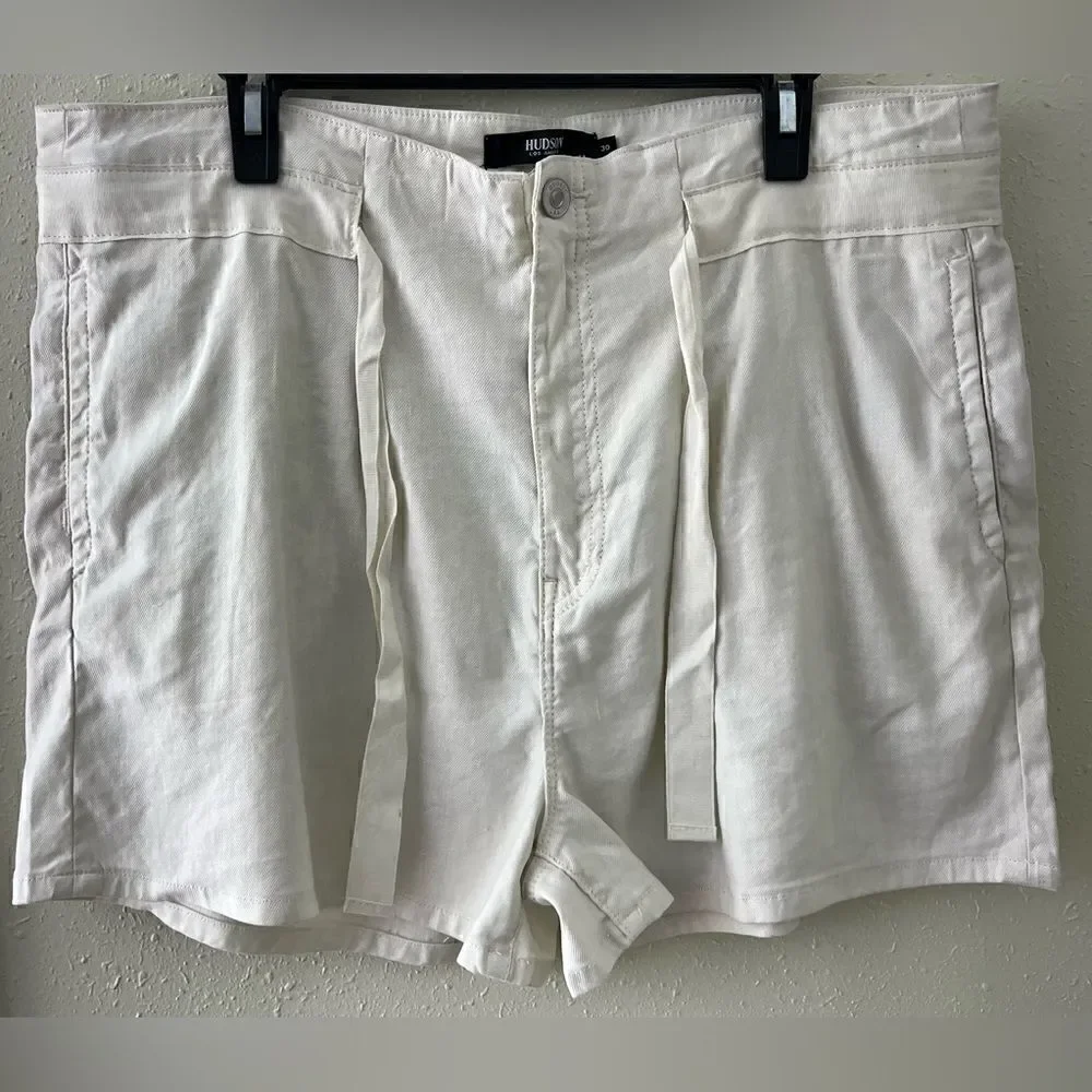 NWOT HUDSON JEANS Paperbag High Waisted Short Linen Twill in Egret Size 30